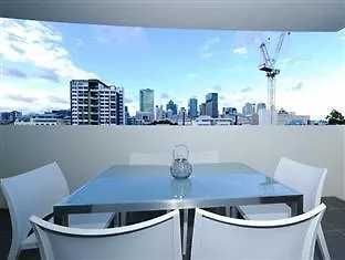 Morgan Suites Brisbane Apart-hotel